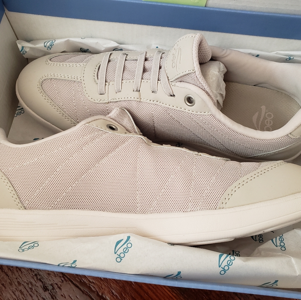 Brand new ABEO Eleanor sneaker